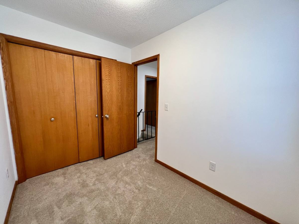 Townhouse for rent at 418B N Walnut St, Chaska, MN 55318