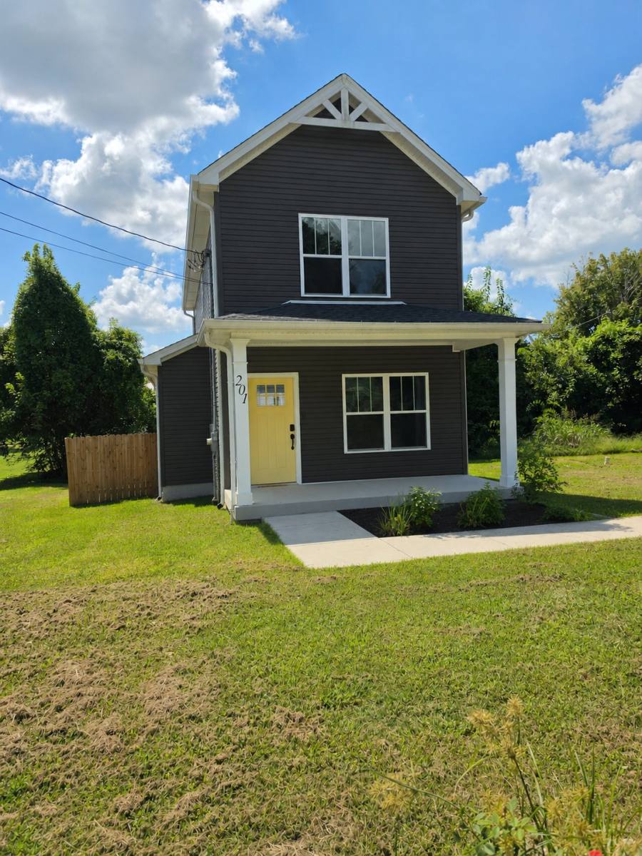 House for rent at 201 16th Ave E, Springfield, TN 37172
