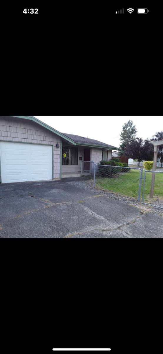 1976 Pioneer St, Enumclaw, WA 98022 - House for Rent - Image 2