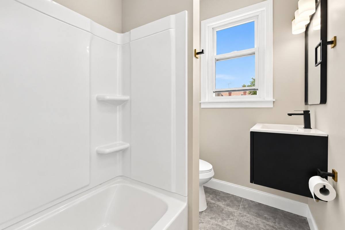 6621 Vandike St, Philadelphia, PA 19135 - Townhouse for Rent - Image 4