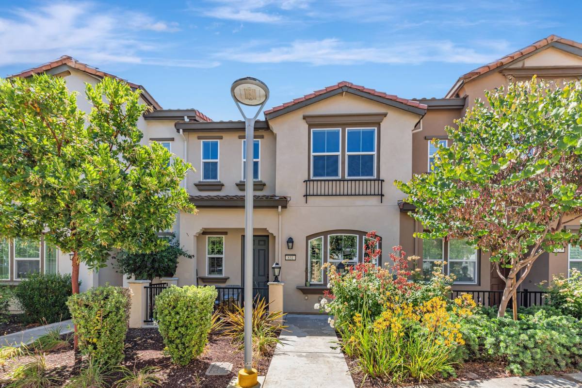 831 Saint Rufina Lane, Morgan Hill, CA 95037 - Townhouse for Rent - Image 2