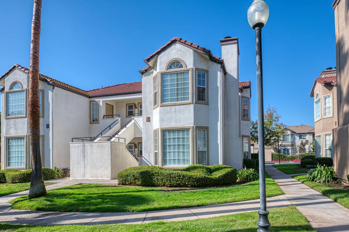 8153 N Cedar Ave #229, Fresno, CA 93720 - Condo for Rent - Image 3