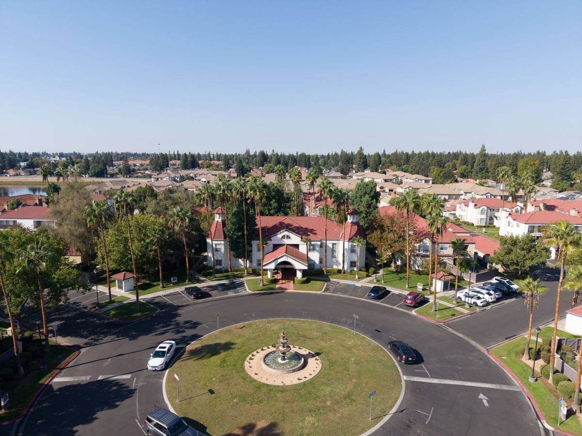 8153 N Cedar Ave #229, Fresno, CA 93720 - Condo for Rent