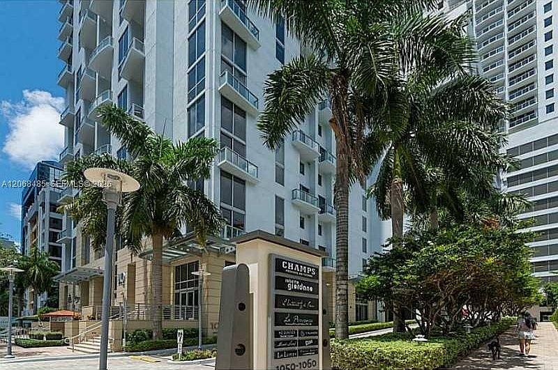 Apartment for rent at 1060 Brickell Ave #1413, Miami, FL 33131