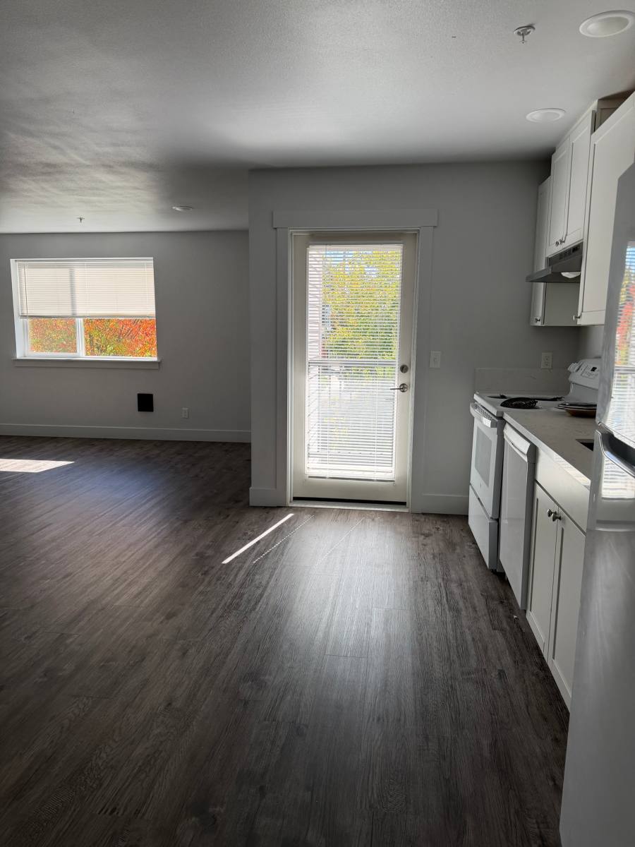 2314 SE 92nd Ave, Portland, OR 97216 - Apartment for Rent - Image 4