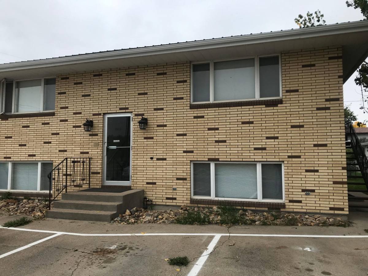 1512 20th St S #4, Great Falls, MT 59405 - Apartment for Rent - Image 1
