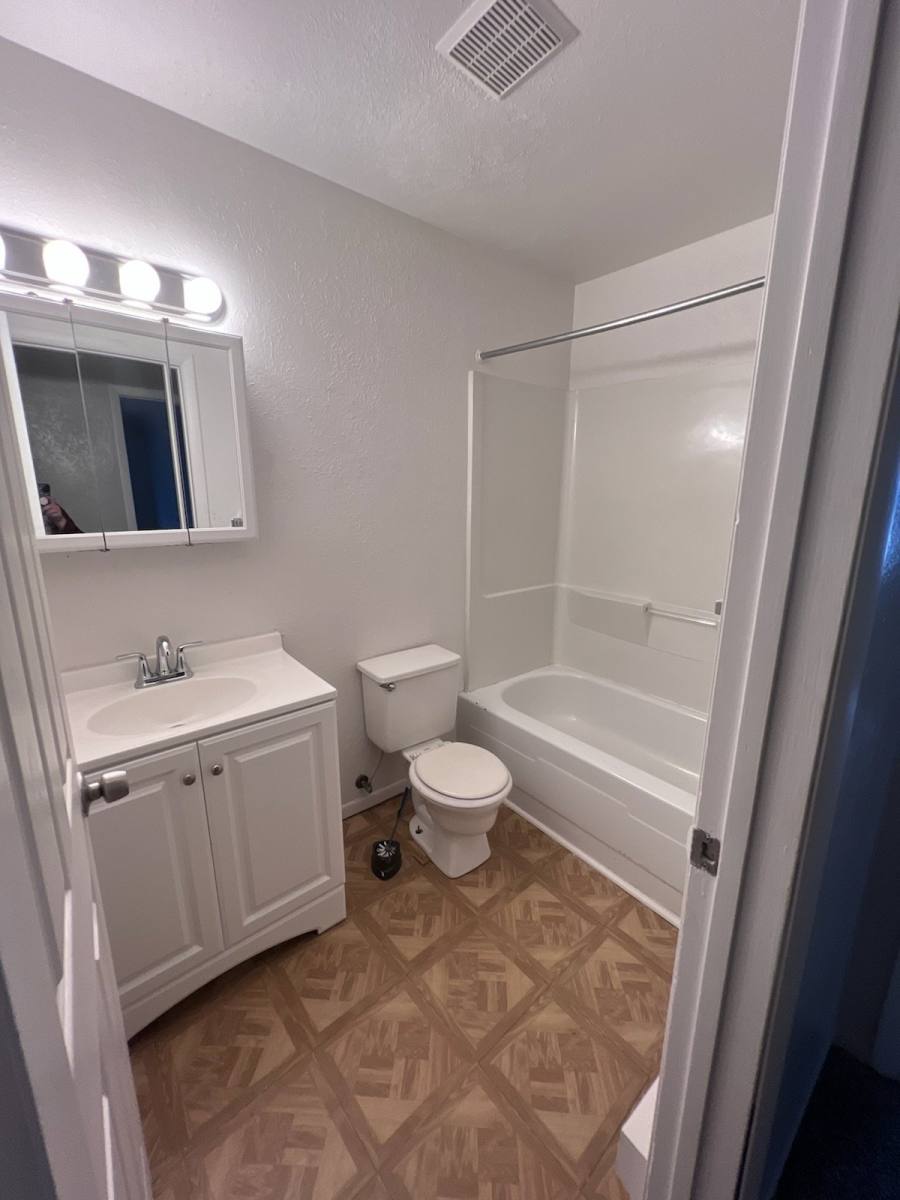 1350 Brooke Park Dr #8, Toledo, OH 43612 - Apartment for Rent - Image 5