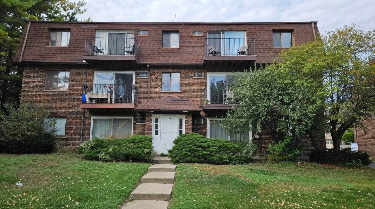 Condo for rent at 1225 Whispering Hills Court #3B, Naperville, IL 60540