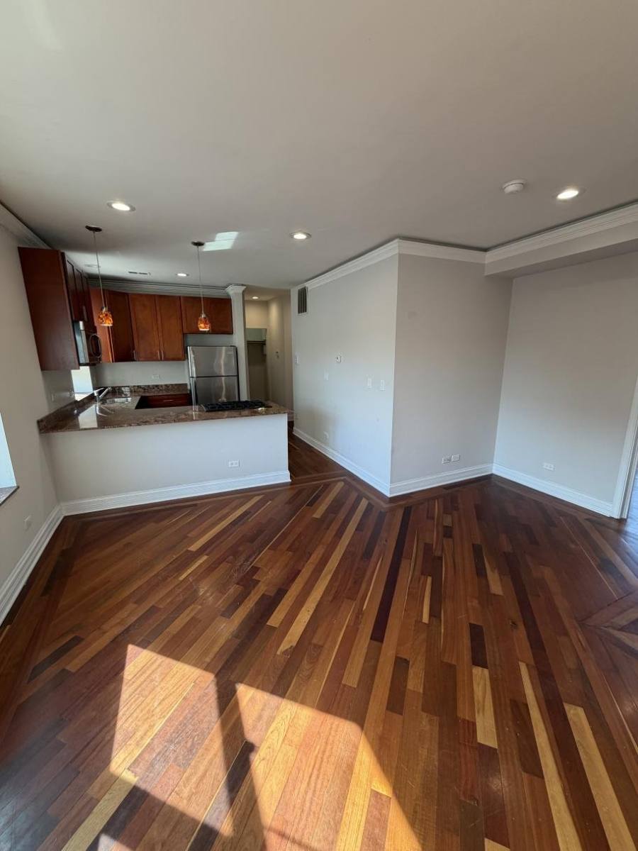 7229 N Rogers Ave #3E, Chicago, IL 60645 - Apartment for Rent - Image 3