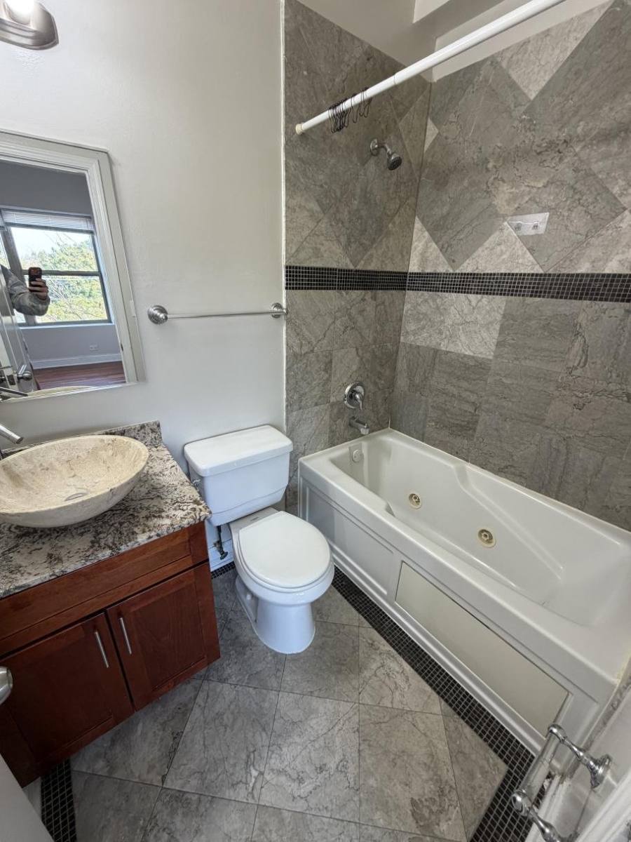 7229 N Rogers Ave #3E, Chicago, IL 60645 - Apartment for Rent - Image 10