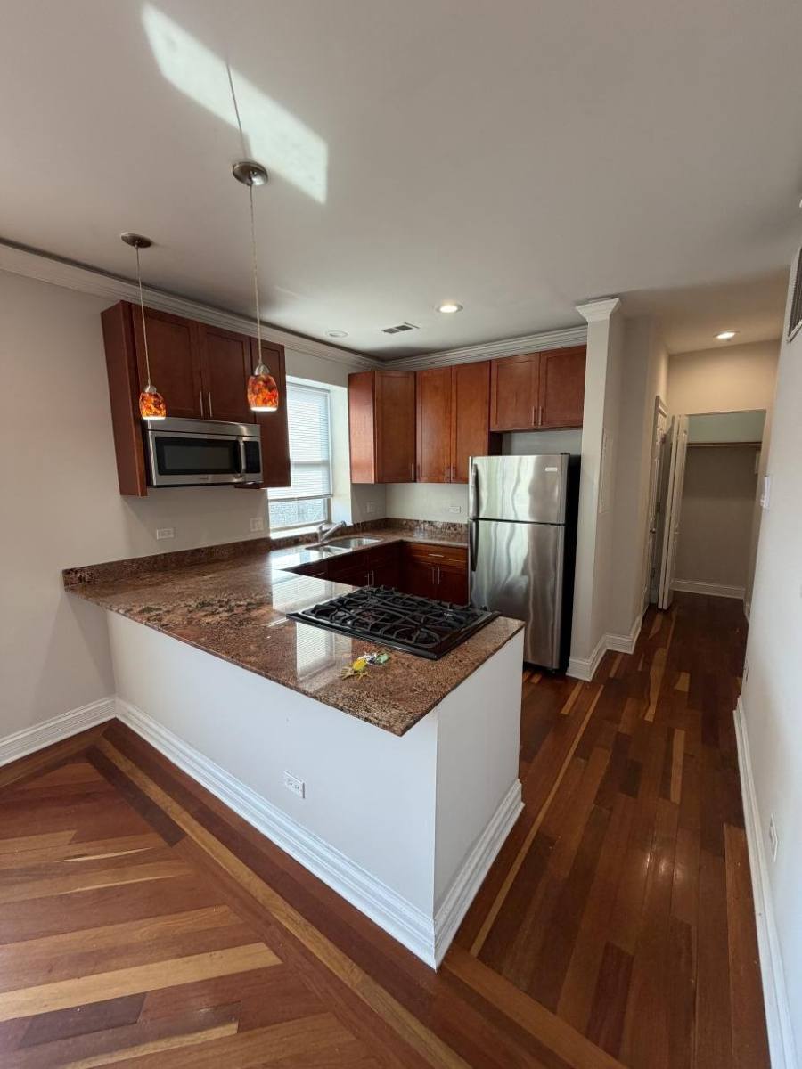 7229 N Rogers Ave #3E, Chicago, IL 60645 - Apartment for Rent - Image 5