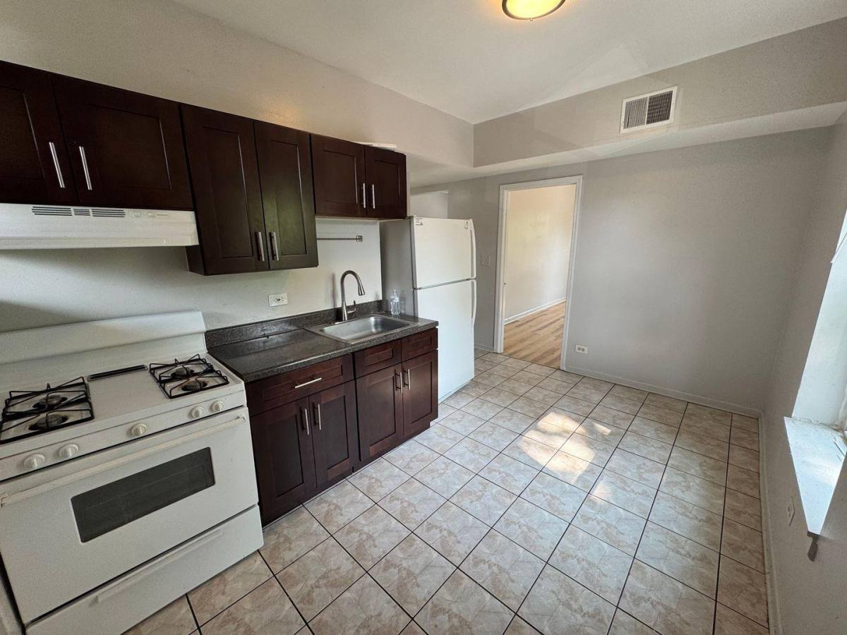 3801 W Thomas St #1, Chicago, IL 60651 - Apartment for Rent - Image 4