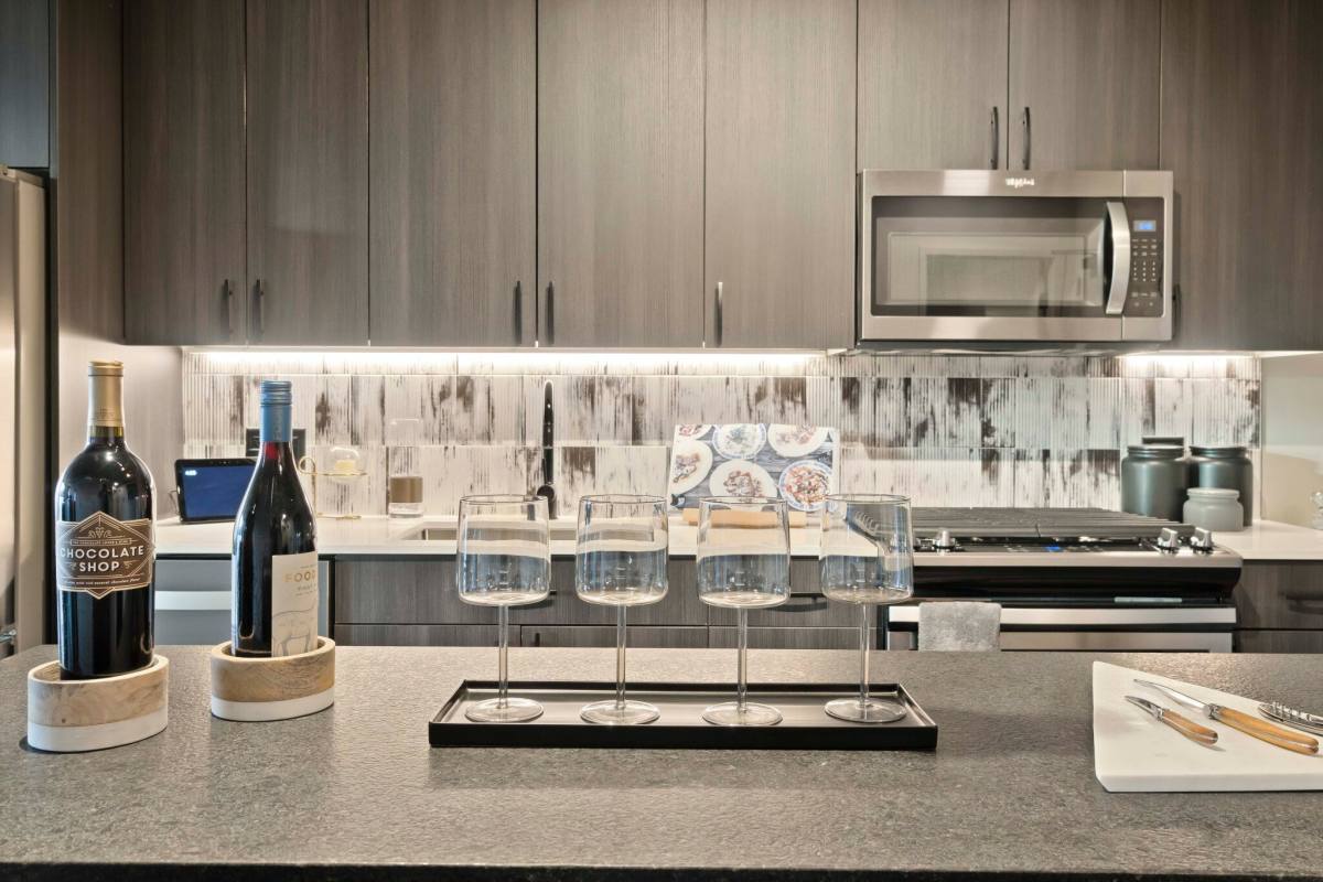 186 N Ada St, Chicago, IL 60607 - Apartment for Rent - Image 3