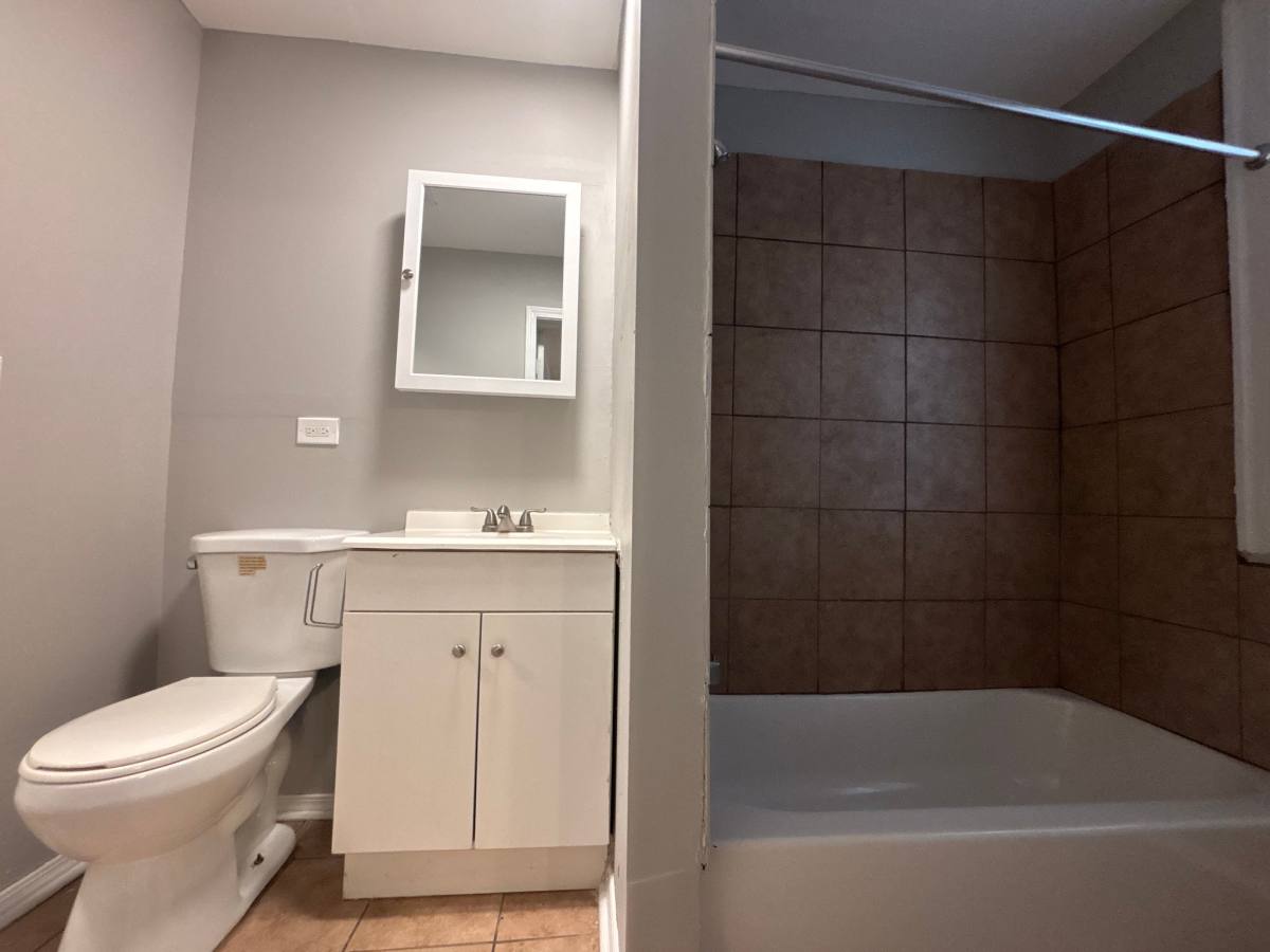 7935-7937 S Vernon #7937-1, Chicago, IL 60619 - Apartment for Rent - Image 5