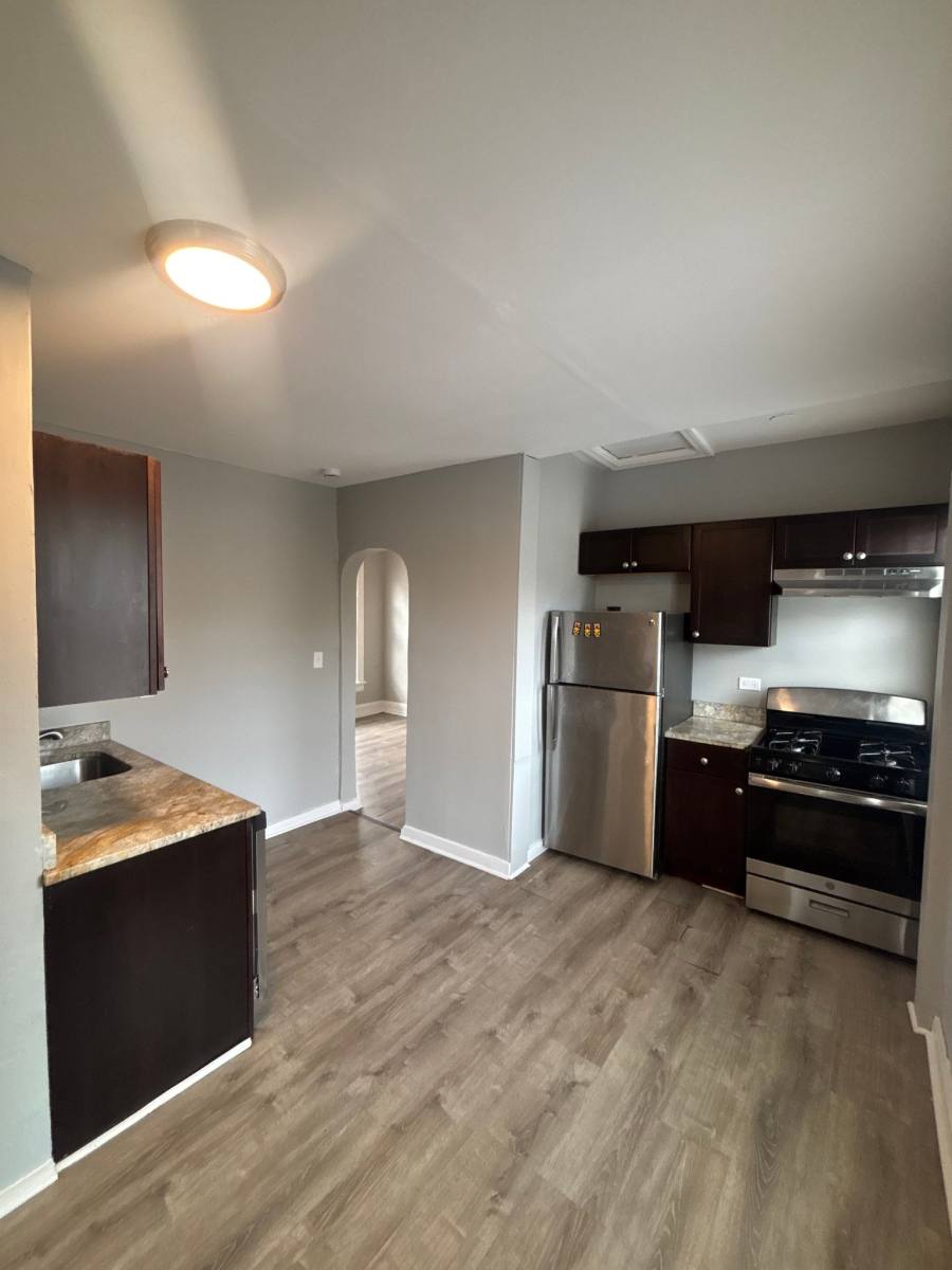 7321 S Kenwood Ave #1, Chicago, IL 60619 - Apartment for Rent - Image 1