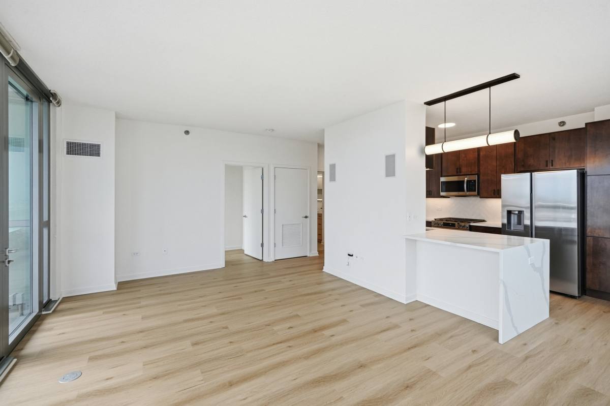 360 N Halsted, Chicago, IL 60654 - Apartment for Rent - Image 5