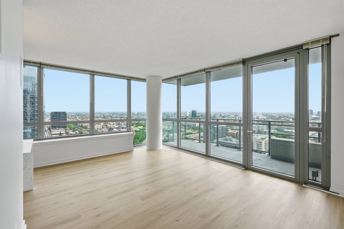 360 N Halsted, Chicago, IL 60654 - Apartment for Rent - Image 2