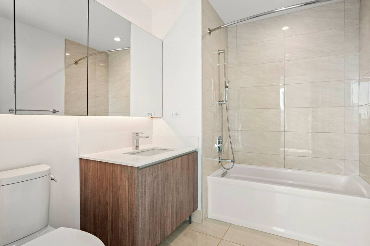 1059 N Orleans St #1411, Chicago, IL 60610 - Apartment for Rent - Image 9