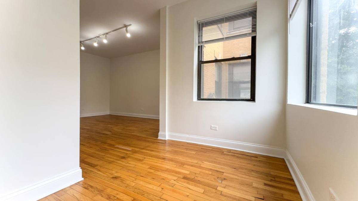3216 W Argyle St #1, Chicago, IL 60625 - Apartment for Rent - Image 4