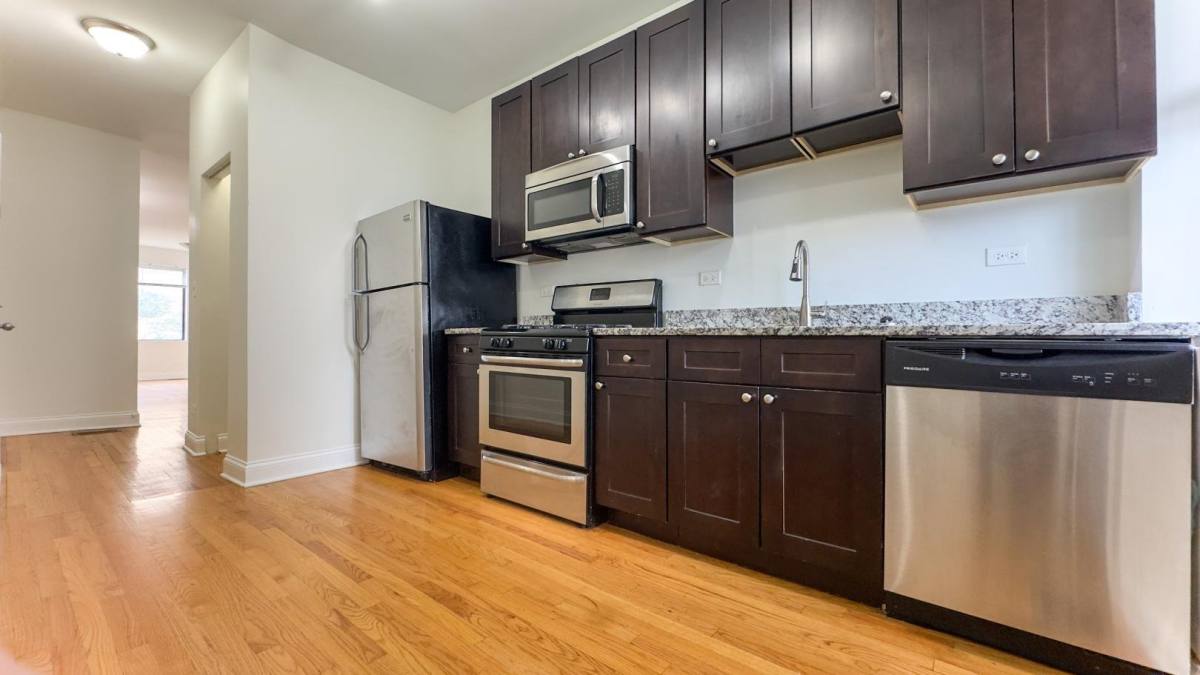 3216 W Argyle St #1, Chicago, IL 60625 - Apartment for Rent - Image 2