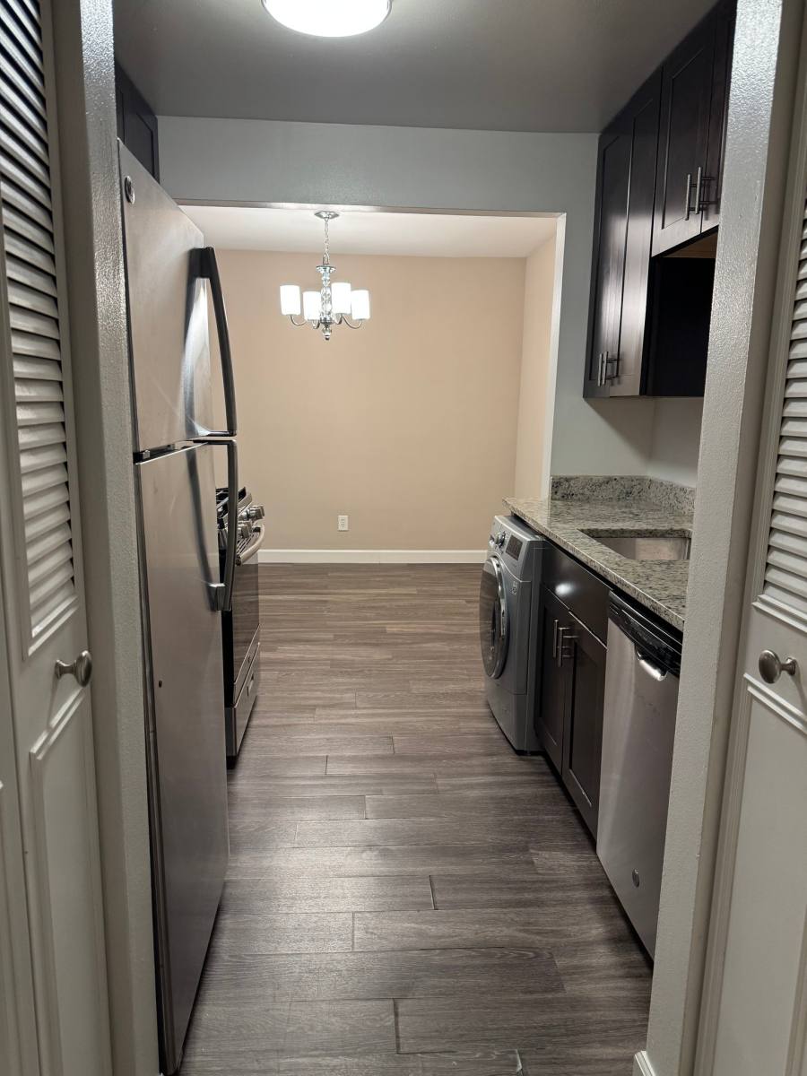 2260 N Summit Ave #212, Milwaukee, WI 53202 - Apartment for Rent - Image 8