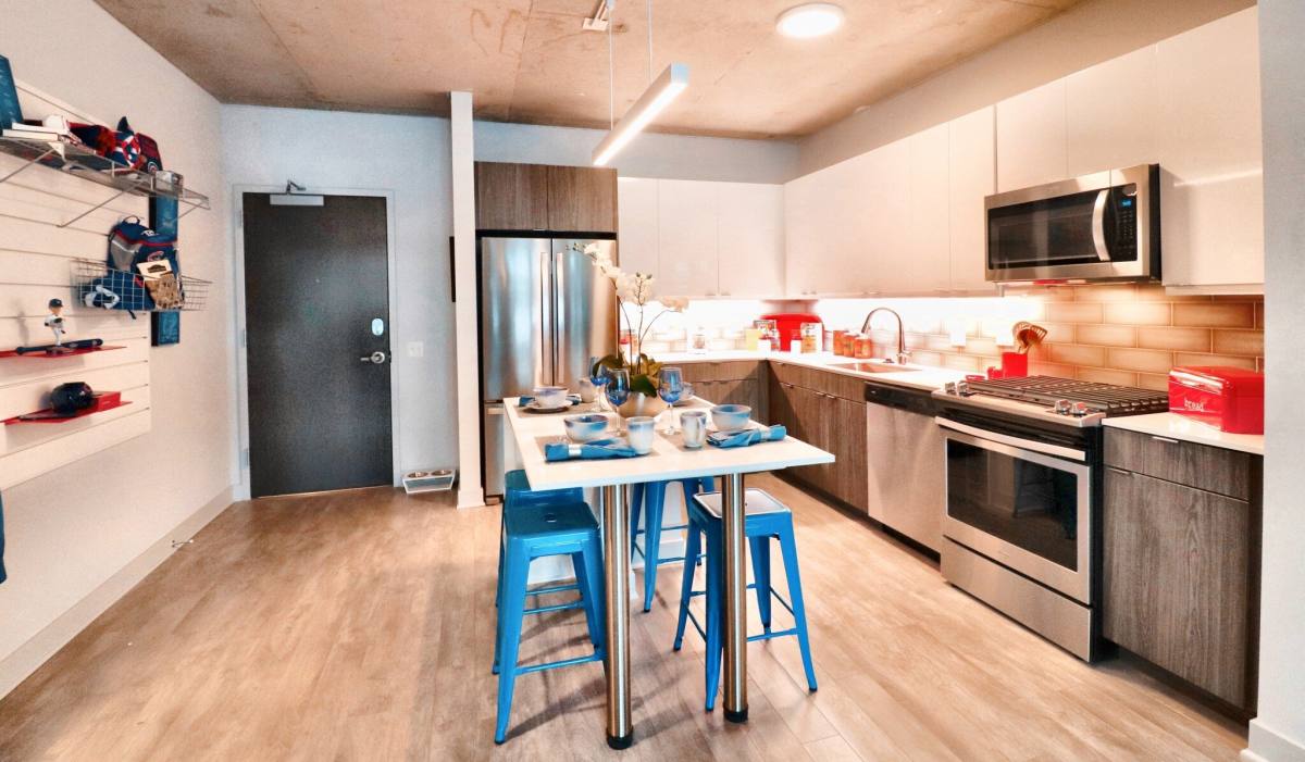 1052 W Waveland Ave #505, Chicago, IL 60613 - Apartment for Rent - Image 3