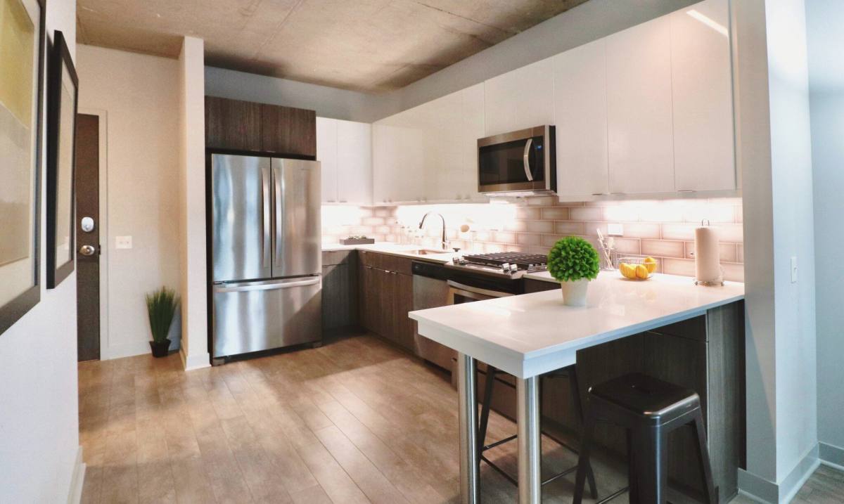 1052 W Waveland Ave #505, Chicago, IL 60613 - Apartment for Rent - Image 2