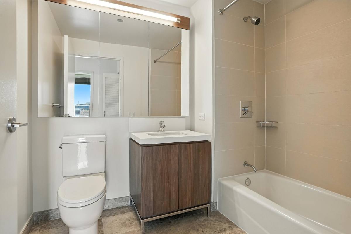 Apartment for rent at 223 N La Salle St #4403, Chicago, IL 60601