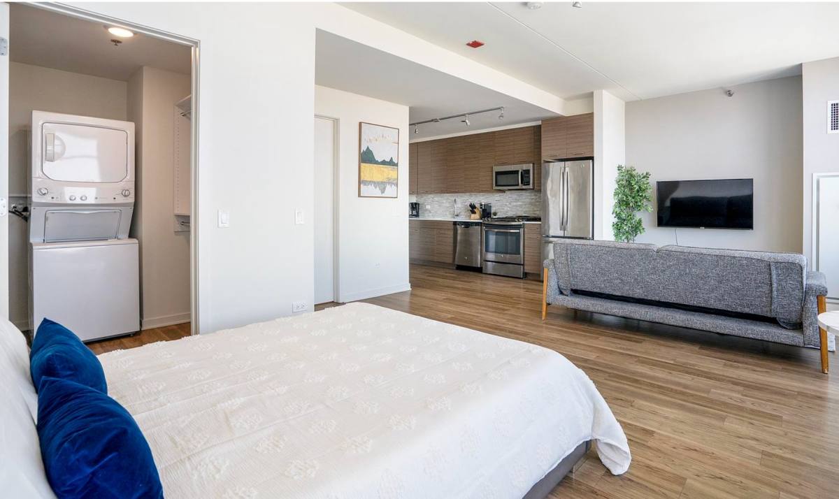 325 W Chestnut St, Chicago, IL 60610 - Apartment for Rent - Image 3