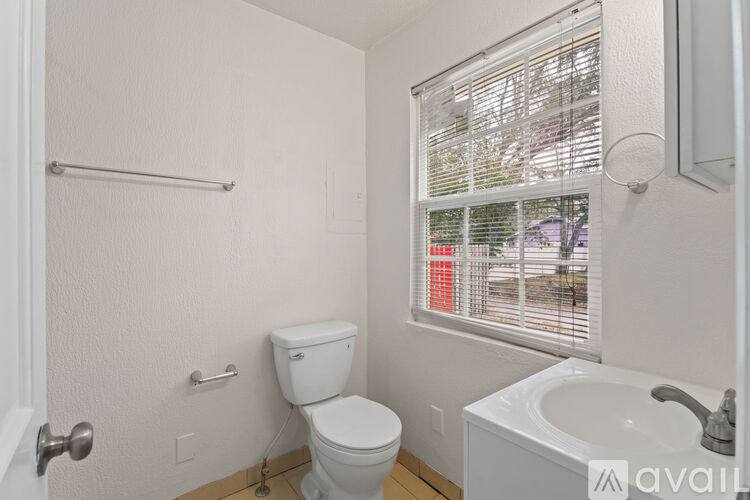 910 Jones St #C, Clearwater, FL 33755 - Apartment for Rent - Image 4