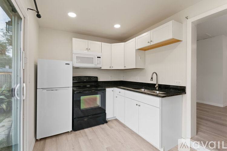 910 Jones St #C, Clearwater, FL 33755 - Apartment for Rent