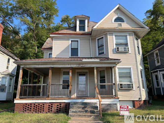 Apartment for rent at 729 Greene St #B, Marietta, OH 45750