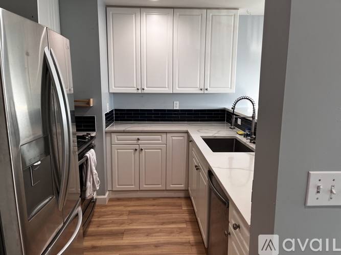 321 10th Ave S #707, Seattle, WA 98104 - Condo for Rent - Image 2