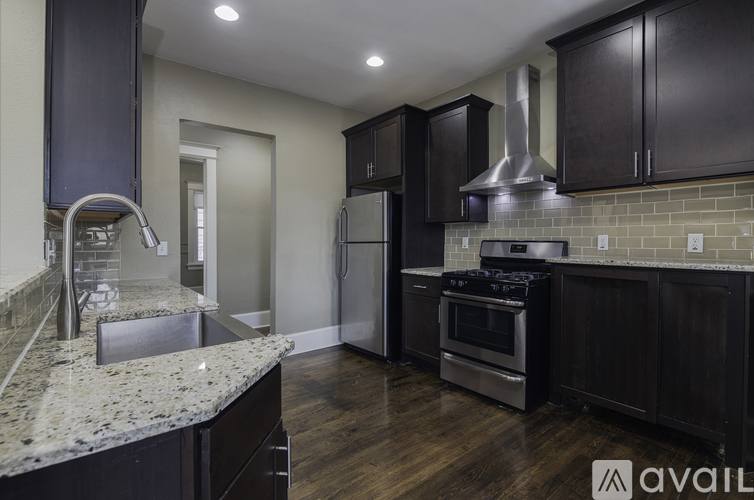 432 E Dover St, Upper Unit, Milwaukee, WI 53207 - Townhouse for Rent - Image 5