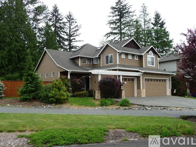 House for rent at 214 195th Place SW, Lynnwood, WA 98036