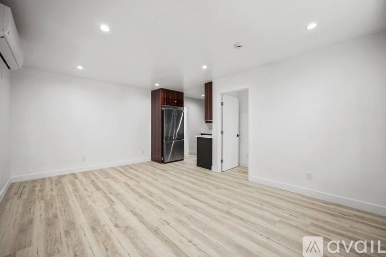 111 Normandie Ave #4, Los Angeles, CA 90004 - Apartment for Rent - Image 9