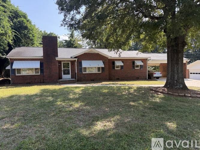 827 6th Ave SW, Hickory, NC 28602 - House for Rent - Image 10