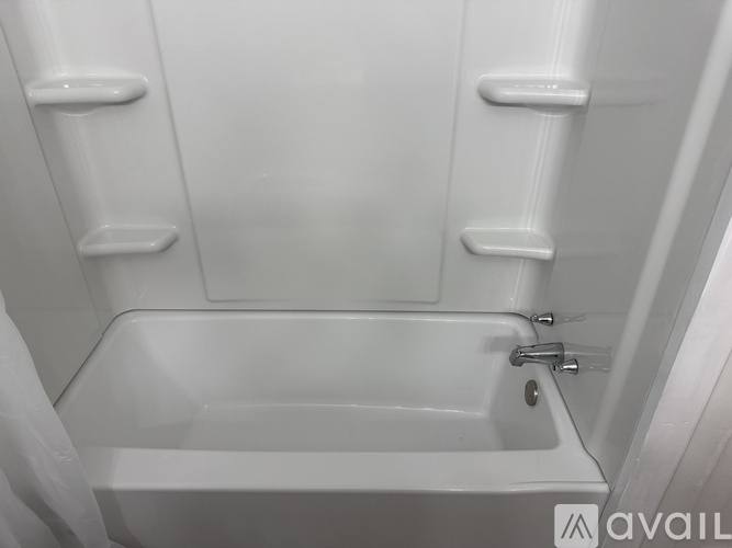 827 6th Ave SW, Hickory, NC 28602 - House for Rent - Image 3