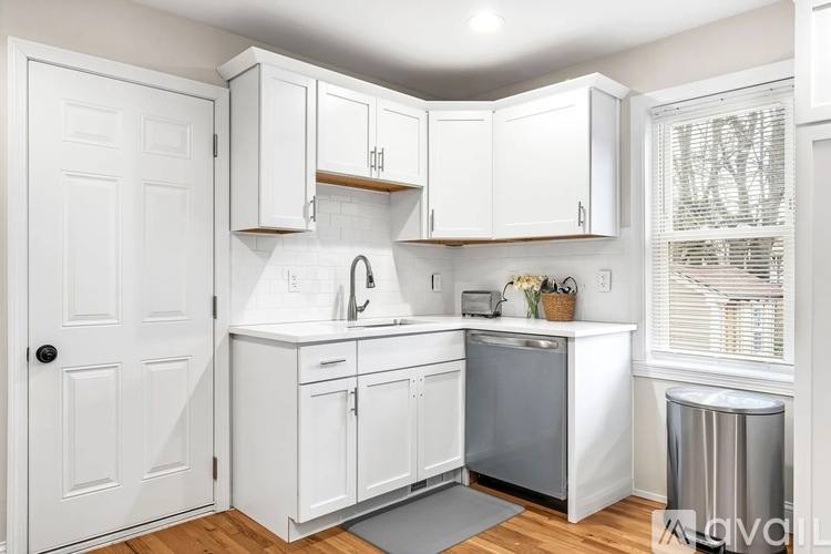 Apartment for rent at 37 Warren Ave #1-5, Warren, RI 02885