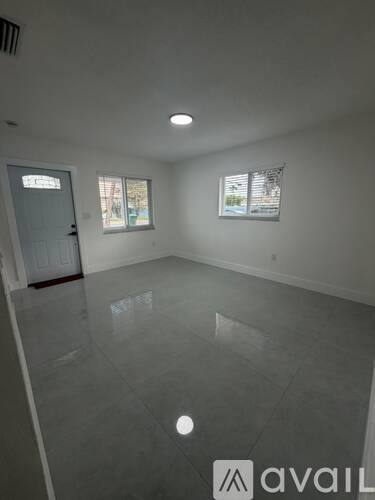 426 NE 166th St, Miami, FL 33162 - Townhouse for Rent - Image 3