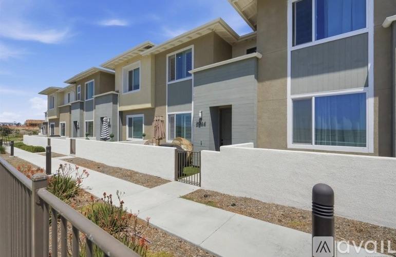 2044 Bluestone Circle, Chula Vista, CA 91913 - Townhouse for Rent - Image 6