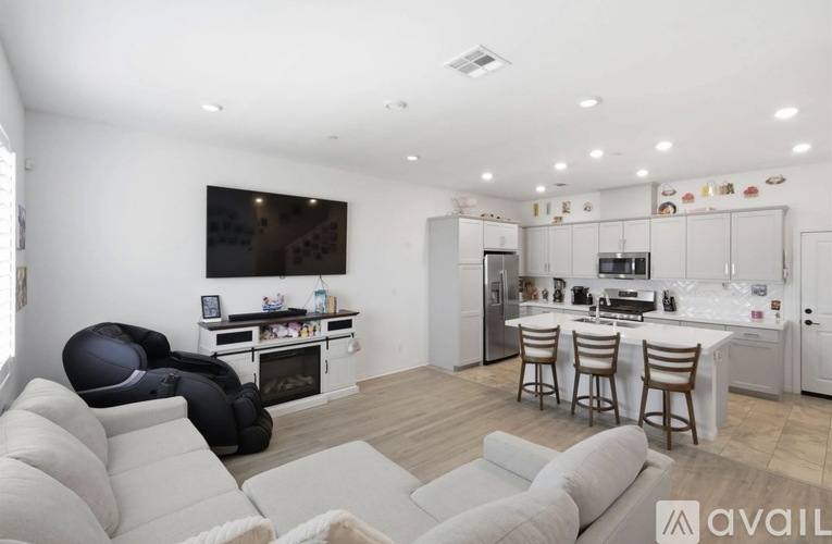 2044 Bluestone Circle, Chula Vista, CA 91913 - Townhouse for Rent - Image 4