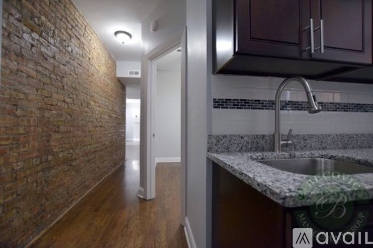 1106 W Glenlake Ave, 3rd Floor, Chicago, IL 60660 - Apartment for Rent - Image 3