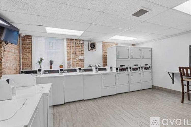 1106 W Glenlake Ave, 3rd Floor, Chicago, IL 60660 - Apartment for Rent - Image 8