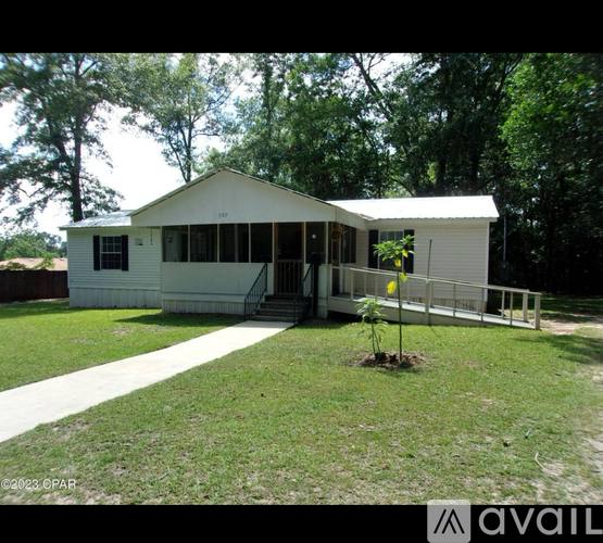 907 S Weeks St, Bonifay, FL 32425 - House for Rent - Image 1
