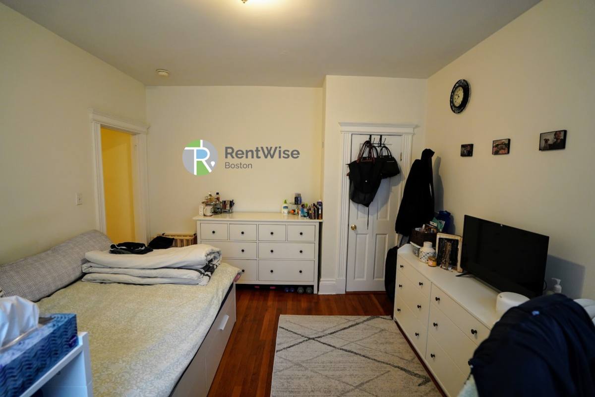 110 Warren St #9, Brighton, MA 02135 - Apartment for Rent - Image 3