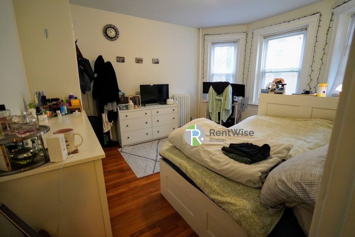 110 Warren St #9, Brighton, MA 02135 - Apartment for Rent - Image 1