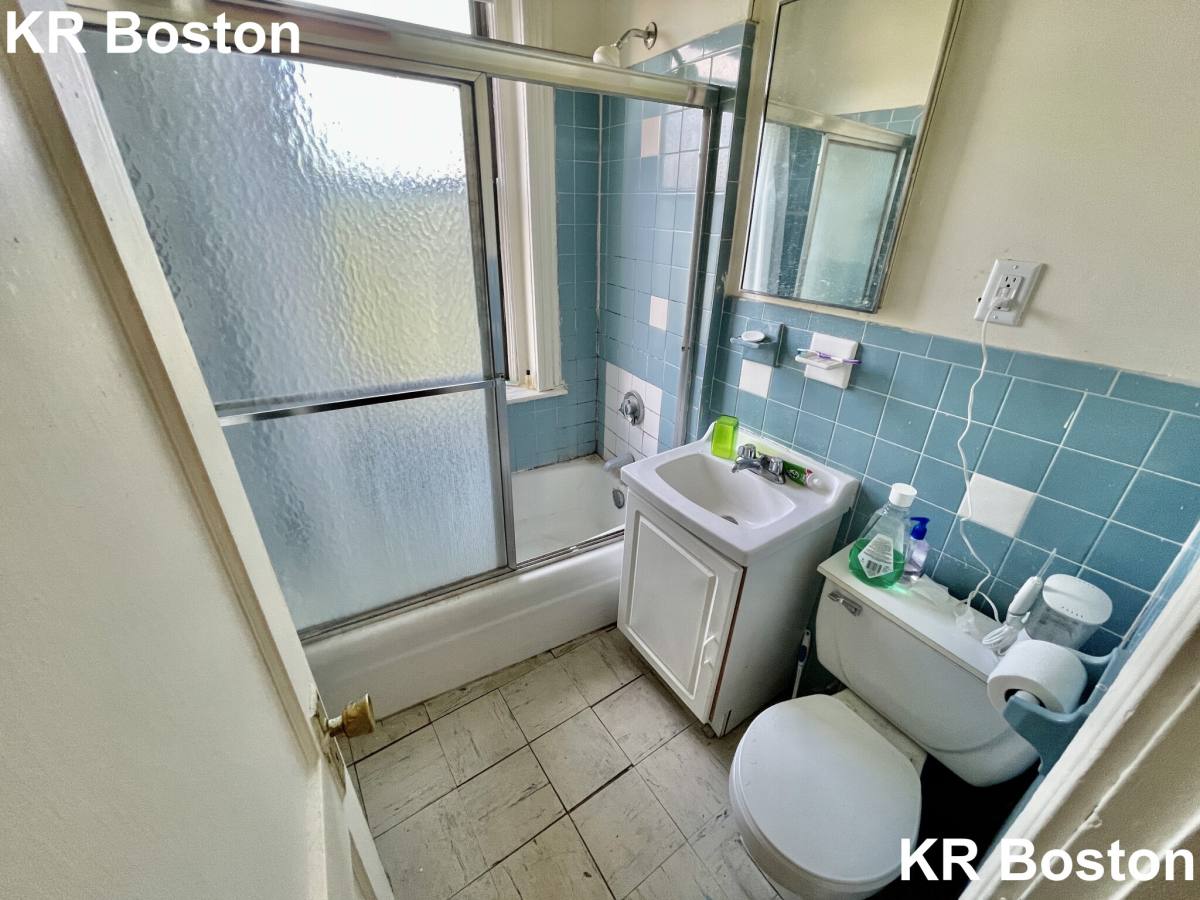 1160 Commonwealth Ave #42, Allston, MA 02134 - Apartment for Rent - Image 2