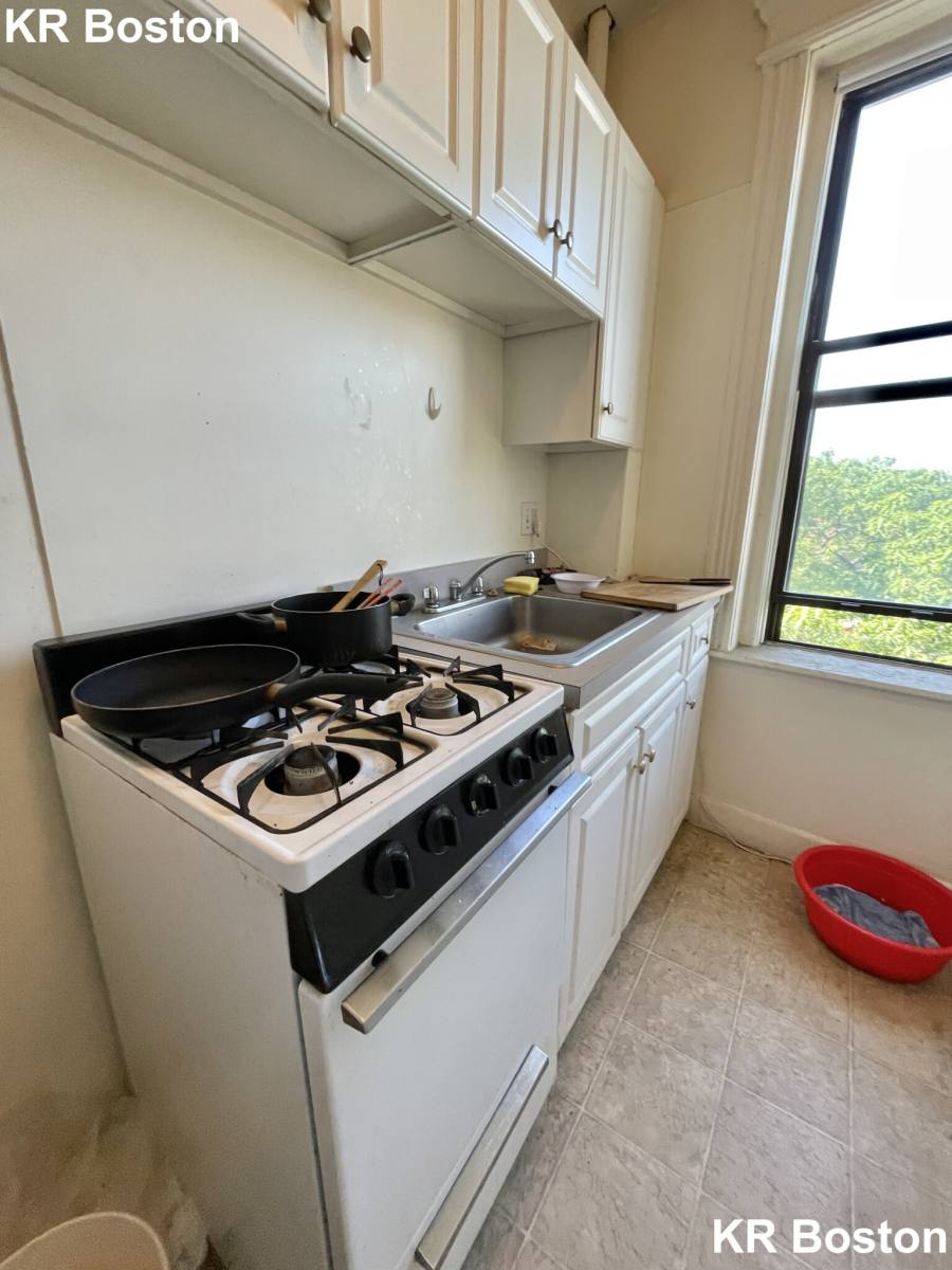 1160 Commonwealth Ave #42, Allston, MA 02134 - Apartment for Rent - Image 10