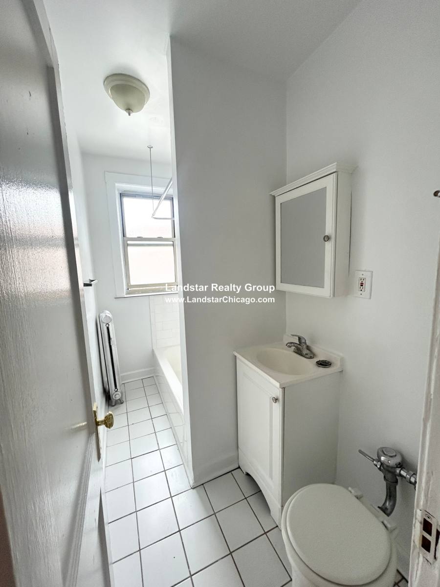 2348 W Touhy #2H, Chicago, IL 60645 - Apartment for Rent - Image 8